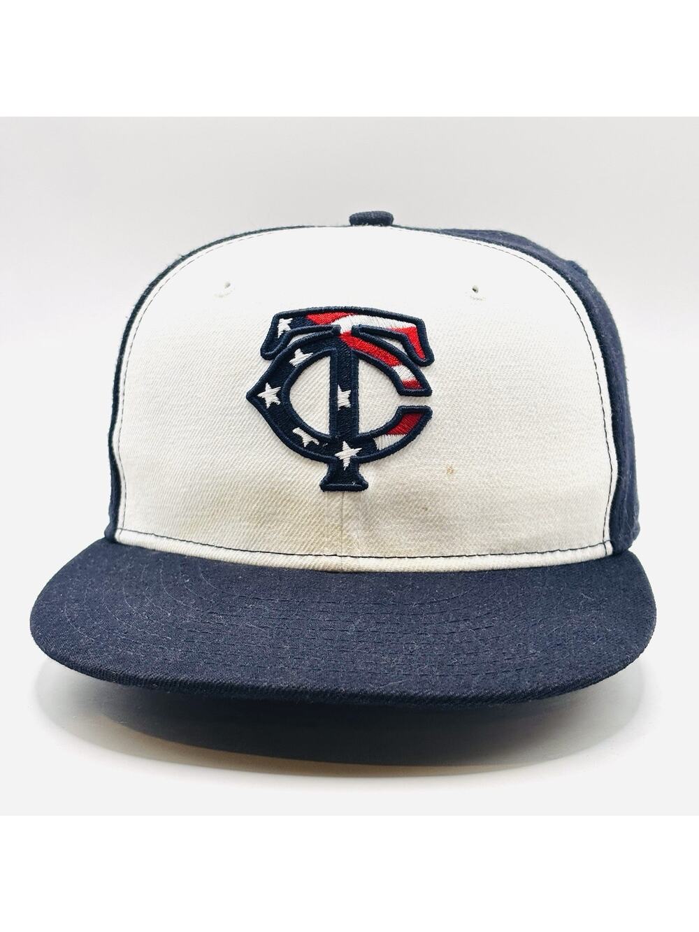 Minnesota Twins Baseball Cap Hat Size 7 1/8 New Era 59Fifty MLB USA Flag